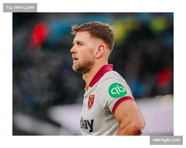 官方：里昂前锋拉卡泽特因腿筋伤势将缺席四周